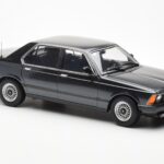 BMW 733i E23 Musta Metallic KK-Scale 1:18 - image 4 of 6