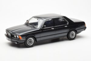 BMW 733i E23 Musta Metallic KK-Scale 1:18 KKDC180101