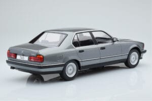 BMW 7 Series E32 740i Hopea MCG 1:18 MCG18161 Metalli — kuva 2 / 5