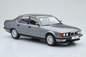 BMW 7 Series E32 740i Hopea MCG 1:18 MCG18161 Metalli — kuva 3 / 5