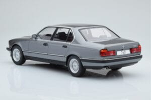 BMW 7 Series E32 740i Hopea MCG 1:18 MCG18161 Metalli — kuva 4 / 5