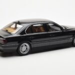 BMW 750iL E38 Musta Otto 1:18 - image 2 of 6