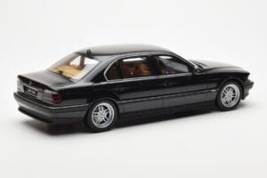 BMW 750iL E38 Musta Otto 1:18 OT609 Hartsi — kuva 2 / 6