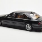 BMW 750iL E38 Musta Otto 1:18 - image 5 of 6