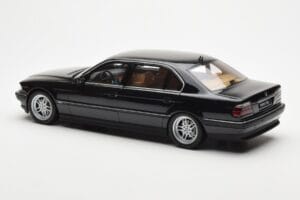 BMW 750iL E38 Musta Otto 1:18 OT609 Hartsi — kuva 5 / 6