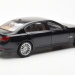 BMW 750Li F02 Facelift Carbon Musta Kyosho 1:18 - image 3 of 8