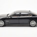 BMW 750Li F02 Facelift Carbon Musta Kyosho 1:18 - image 4 of 8