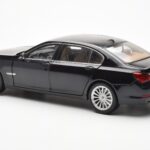BMW 750Li F02 Facelift Carbon Musta Kyosho 1:18 - image 7 of 8