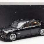 BMW 750Li F02 Facelift Carbon Musta Kyosho 1:18 - image 8 of 8