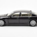 BMW 760Li E66 Musta Kyosho 1:18 - image 4 of 9