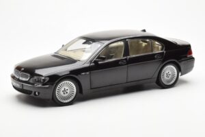 BMW 760Li E66 Musta Kyosho 1:18 08572BK
