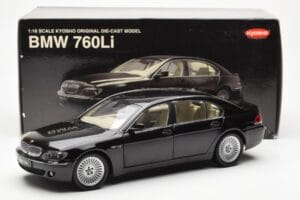 BMW 760Li E66 Musta Kyosho 1:18 08572BK Metalli — kuva 9 / 9