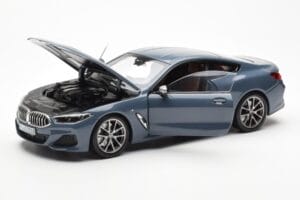 BMW 850i G15 Barcelona Blue Metallic Norev 1:18 80432450995 Metalli — kuva 2 / 8