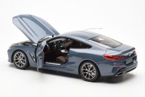 BMW 850i G15 Barcelona Blue Metallic Norev 1:18 80432450995 Metalli — kuva 5 / 8