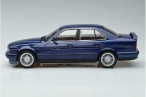 BMW Alpina B10 4.6 E34 Sininen MCG 1:18 MCG18230 Metalli — kuva 3 / 6