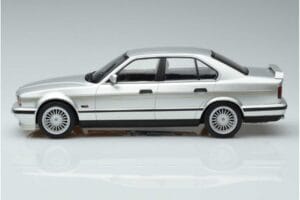 BMW Alpina B10 4.6 E34 Hopea MCG 1:18 MCG18231 Metalli — kuva 3 / 5