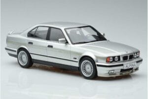 BMW Alpina B10 4.6 E34 Hopea MCG 1:18 MCG18231 Metalli — kuva 4 / 5
