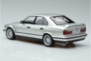 BMW Alpina B10 4.6 E34 Hopea MCG 1:18 MCG18231 Metalli — kuva 5 / 5