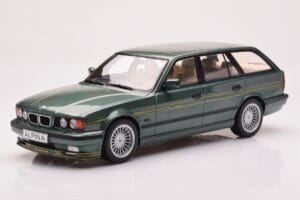 BMW Alpina B10 E34 Touring Tummanvihreä MCG 1:18 MCG18331