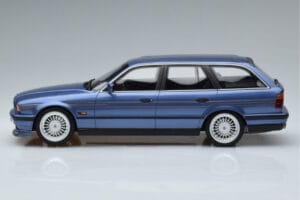 BMW Alpina B10 E34 4.0 Touring Sininen Otto 1:18 OT944 Hartsi — kuva 3 / 6