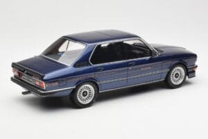 BMW Alpina B7S E12 Turbo Dark Sapphire Sininen Metallic Otto 1:18 OT640 Hartsi — kuva 2 / 6