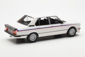BMW M535i E12 Valkoinen Norev 1:18 183265 Metalli — kuva 2 / 5