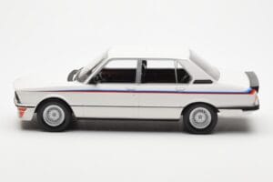 BMW M535i E12 Valkoinen Norev 1:18 183265 Metalli — kuva 3 / 5