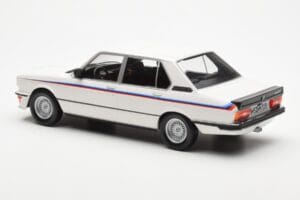 BMW M535i E12 Valkoinen Norev 1:18 183265 Metalli — kuva 4 / 5