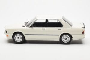 BMW M535i E28 Valkoinen Norev 1:18 183260 Metalli — kuva 3 / 6
