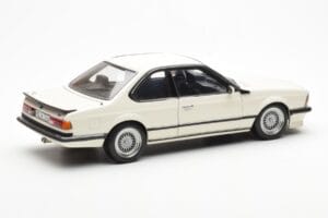 BMW M635 CSi E24 Valkoinen Dealer Edition AUTOart 1:18 80430145829 Metalli — kuva 3 / 8