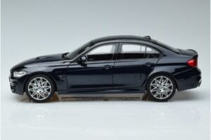 BMW M3 F80 Competition Sininen Norev 1:18 183236 Metalli — kuva 4 / 7