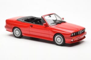 BMW M3 E30 Avoauto Punainen Otto 1:18 OT077 Hartsi — kuva 4 / 6