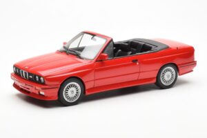 BMW M3 E30 Avoauto Punainen Otto 1:18 OT077