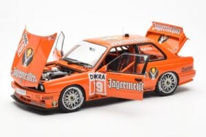 BMW M3 E30 #19 A. Hahne Jägermeister DTM 1992 AUTOart 1:18 89248 Metalli — kuva 2 / 8