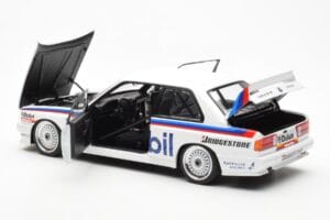 BMW M3 E30 #5 P. Brock Mobil ATCC 1988 AUTOart 1:18 88845 Metalli — kuva 5 / 8
