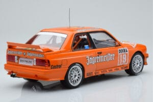 BMW M3 E30 Jagermeister #19 A. Hahne DTM Nurburgring 1992 IXO 1:18 18RMC082A Metalli — kuva 2 / 6