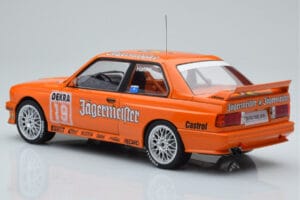 BMW M3 E30 Jagermeister #19 A. Hahne DTM Nurburgring 1992 IXO 1:18 18RMC082A Metalli — kuva 5 / 6