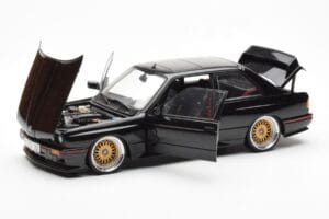 BMW M3 E30 Sport Evolution Musta Custom Wheels AUTOart 1:18 70562 Metalli — kuva 2 / 8