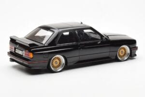 BMW M3 E30 Sport Evolution Musta Custom Wheels AUTOart 1:18 70562 Metalli — kuva 3 / 8