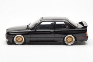 BMW M3 E30 Sport Evolution Musta Custom Wheels AUTOart 1:18 70562 Metalli — kuva 4 / 8