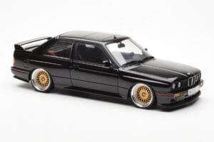 BMW M3 E30 Sport Evolution Musta Custom Wheels AUTOart 1:18 70562 Metalli — kuva 6 / 8