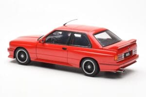 BMW M3 E30 Sport Evolution Cecotto Edition Punainen AUTOart 1:18 70566 Metalli — kuva 7 / 8