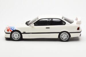 BMW M3 E36 Lightweight Valkoinen Otto 1:18 OT569 Hartsi — kuva 3 / 6