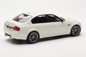 BMW M3 E90 Sedan Valkoinen GT Spirit 1:18 GT053 Hartsi — kuva 2 / 6
