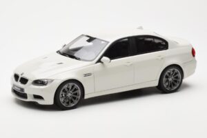 BMW M3 E90 Sedan Valkoinen GT Spirit 1:18 GT053