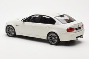 BMW M3 E90 Sedan Valkoinen GT Spirit 1:18 GT053 Hartsi — kuva 5 / 6