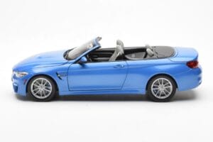 BMW M4 F83 Avoauto Yas Marina Sininen Paragon 1:18 80432339612 Metalli — kuva 4 / 8