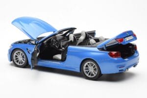 BMW M4 F83 Avoauto Yas Marina Sininen Paragon 1:18 80432339612 Metalli — kuva 5 / 8