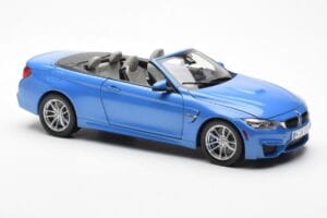 BMW M4 F83 Avoauto Yas Marina Sininen Paragon 1:18 80432339612 Metalli — kuva 6 / 8
