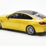 BMW M4 F82 Austin Keltainen Metallic Paragon 1:18 - image 7 of 8